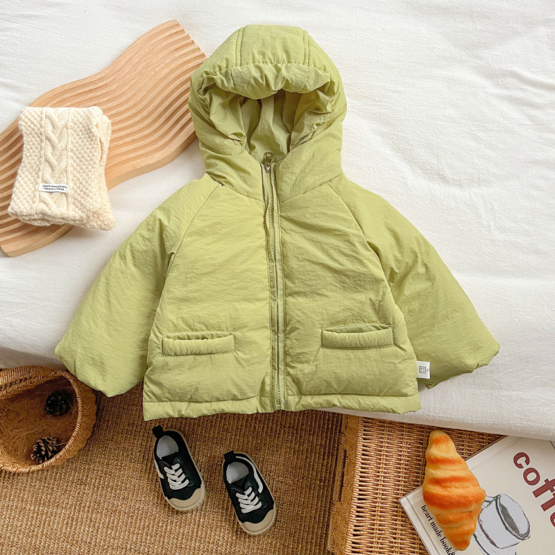 Gyerek téli pehelykabát kapucnival, Koreai stílus, laza szabás, nylon külső anyag, kacsapelyhet töltet, középmagas hossz