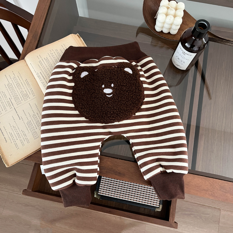 Gyerek téli pehelykabát kapucnival, Koreai stílus, laza szabás, nylon külső anyag, kacsapelyhet töltet, középmagas hossz