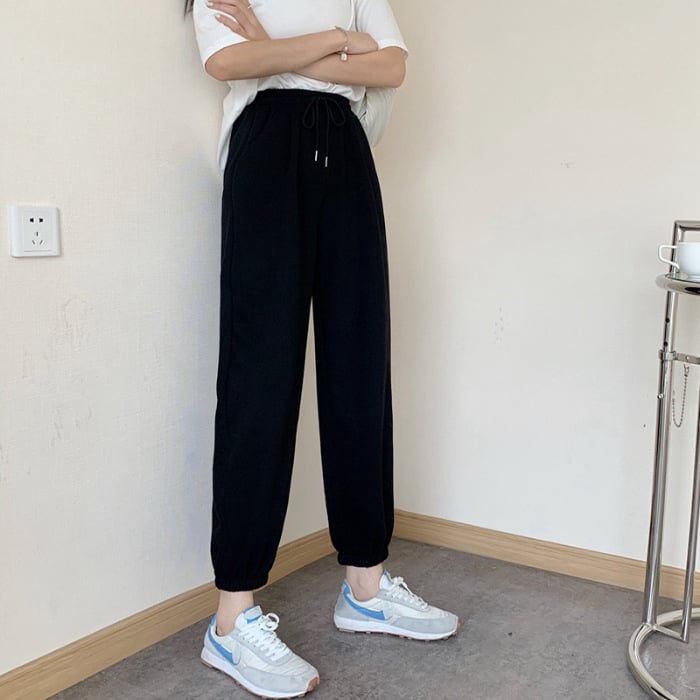 Casual hlače od pamuka i poliestera, srednji pojas, ravni kroj, ležerni stil