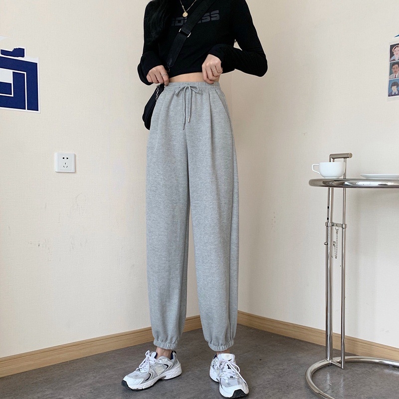 Casual hlače od pamuka i poliestera, srednji pojas, ravni kroj, ležerni stil