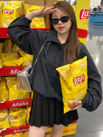 Кардиган-яке Taslan; Яка лапел; Еднобортно закопчаване; Дълги ръкави; Свободен силует