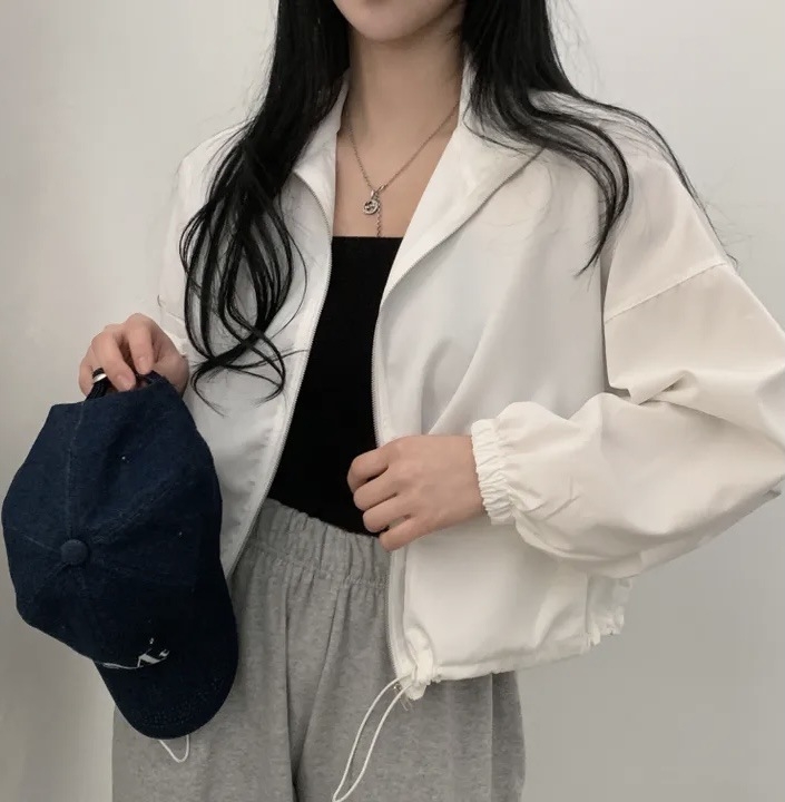 Късо дамско полиестерово бейзболно яке с цип, яка с ревер, регулярни ръкави, едноцветен дизайн, колаж панели, японски и корейски ежедневен стил, лятна колекция 2024