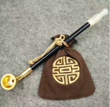 Veca tabakas pīpe ar latūnas trauku un agat rokturi, kompakta