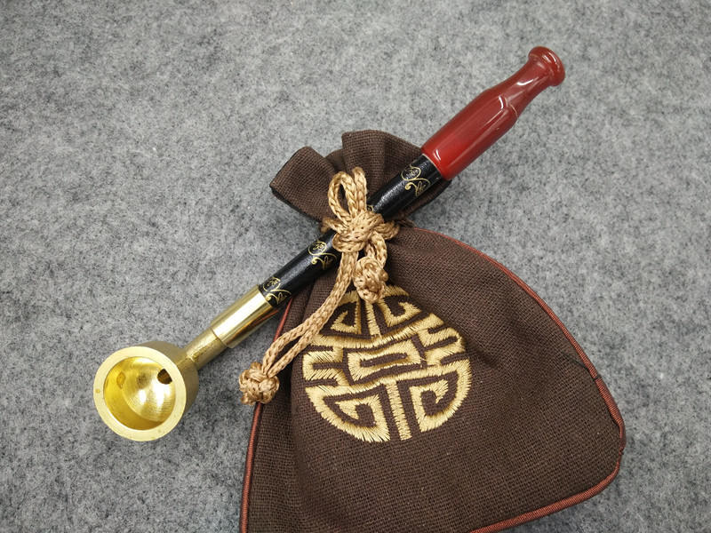 Veca tabakas pīpe ar latūnas trauku un agat rokturi, kompakta