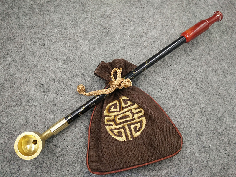 Veca tabakas pīpe ar latūnas trauku un agat rokturi, kompakta