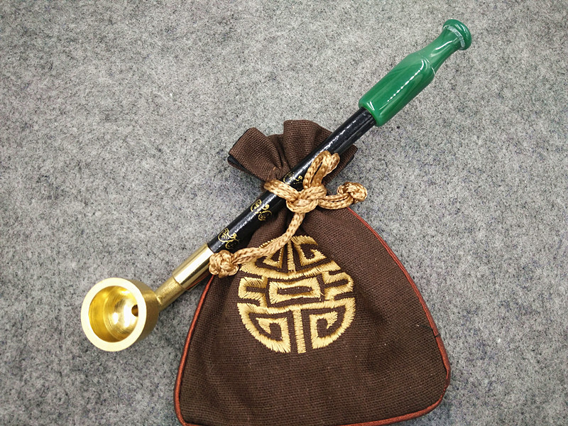 Veca tabakas pīpe ar latūnas trauku un agat rokturi, kompakta