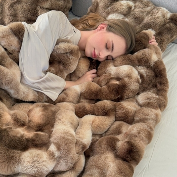 Poliesterio fleece pledė, 1000–1500 g, visiems metų laikams, lengvas prabangos stilius