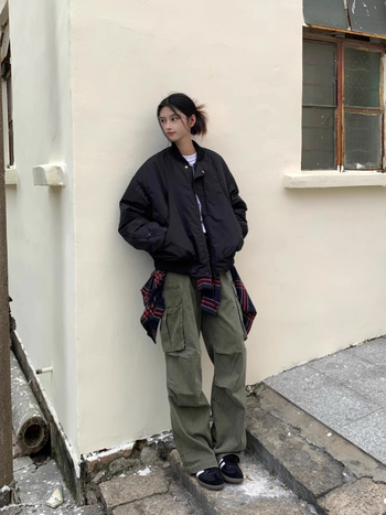 Бомбер яке с бейзболна яка, цип, свободна кройка, полиестер 95%+, дълги ръкави