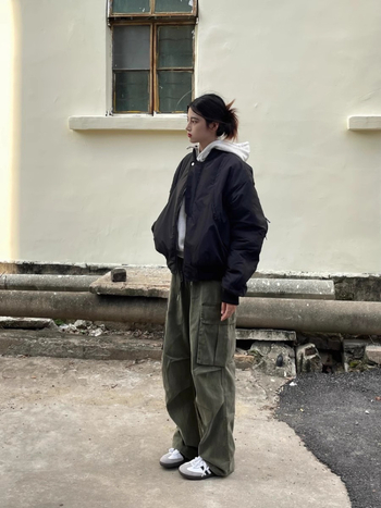 Бомбер яке с бейзболна яка, цип, свободна кройка, полиестер 95%+, дълги ръкави