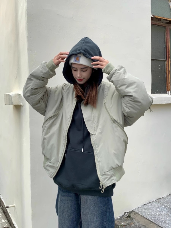 Бомбер яке с бейзболна яка, цип, свободна кройка, полиестер 95%+, дълги ръкави