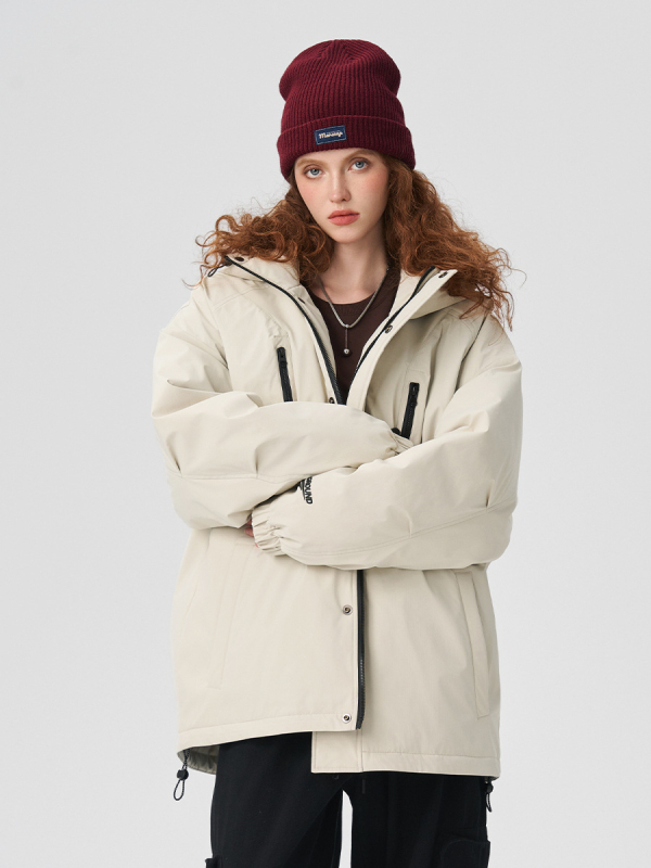 Prešívaná bunda s kapucňou, voľný strih, stojací golier, hrubá izolácia; výplň 550, odolná voči vetru, voči chladu