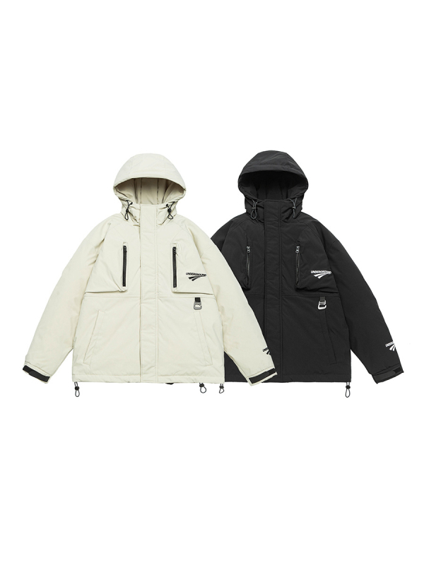 Prešívaná bunda s kapucňou, voľný strih, stojací golier, hrubá izolácia; výplň 550, odolná voči vetru, voči chladu