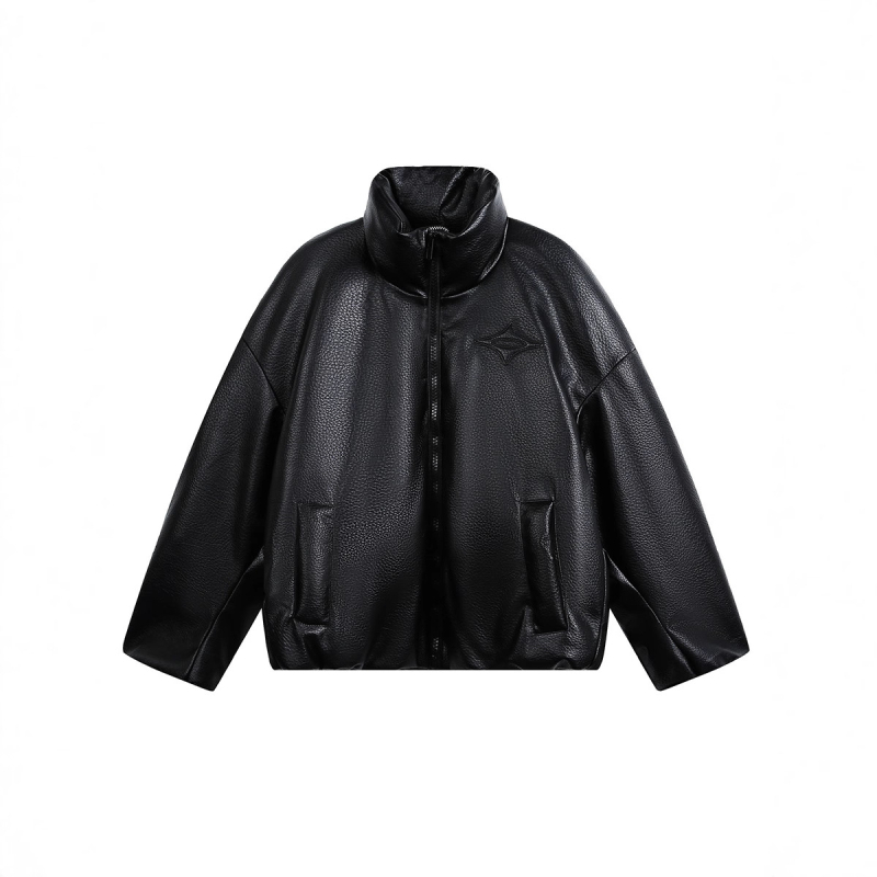 Bunda z PU kože so stojacim golierom, zipsom, voľný strih, výplň z bieleho husieho peria 86–90%