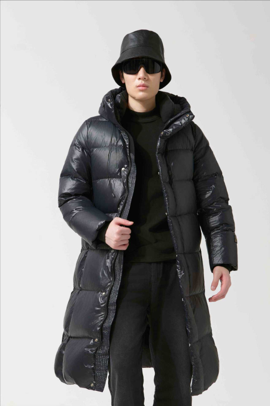 Bunda z husieho páperia, s kapucňou, voľný strih, nylonový vonkajší materiál, obsah páperia 86–90%, výplň 301–350 g