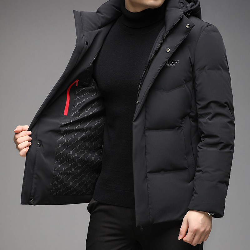 Pánska krátka zimná bunda s kapucňou na zips; výplň: biele kačacie páperie; plnivosť: 650