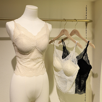 Найлоново дантелено потниче във френски стил с 3/4 тънка чашка и вграден сутиен, красив гръб