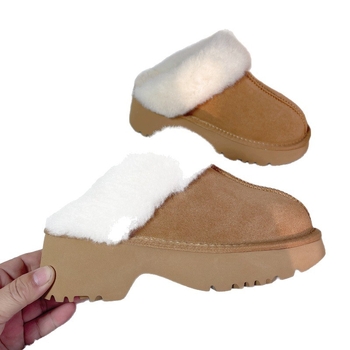 Tiida női bőrpárnás papucs műszőrmés béléssel, kerek orr, EVA talp, 3–5 cm-es wedge sarok, téli modell 2025