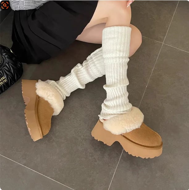 Tiida női bőrpárnás papucs műszőrmés béléssel, kerek orr, EVA talp, 3–5 cm-es wedge sarok, téli modell 2025