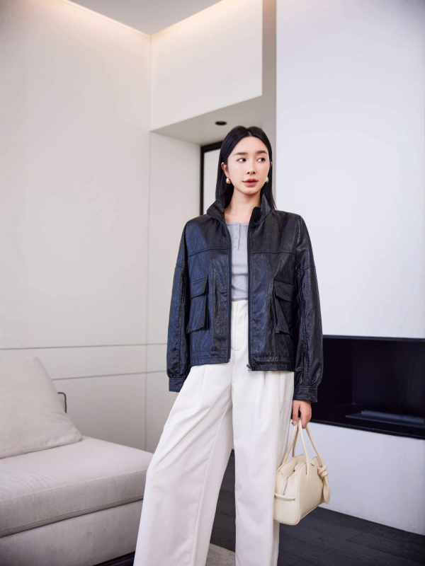 Moteriška dirbtinės odos striukė su stovimu kaklu, laisvas kirpimas, ilgomis rankovėmis, poliesterio pluoštas 70–80%, Pavasaris 2025