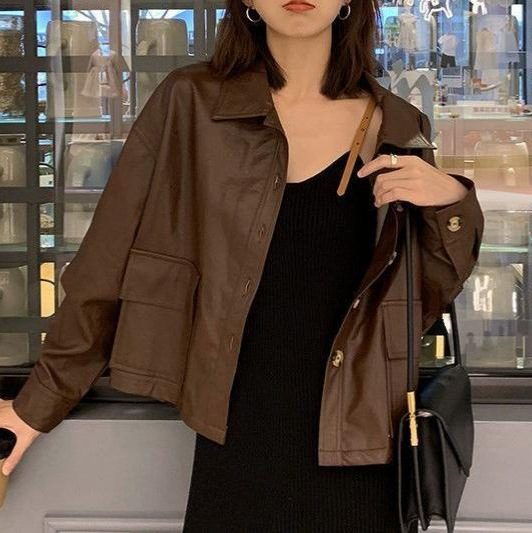 Кожено дамско яке – къс модел, квадратна яка, мотоциклетен стил, свободна кройка, цип