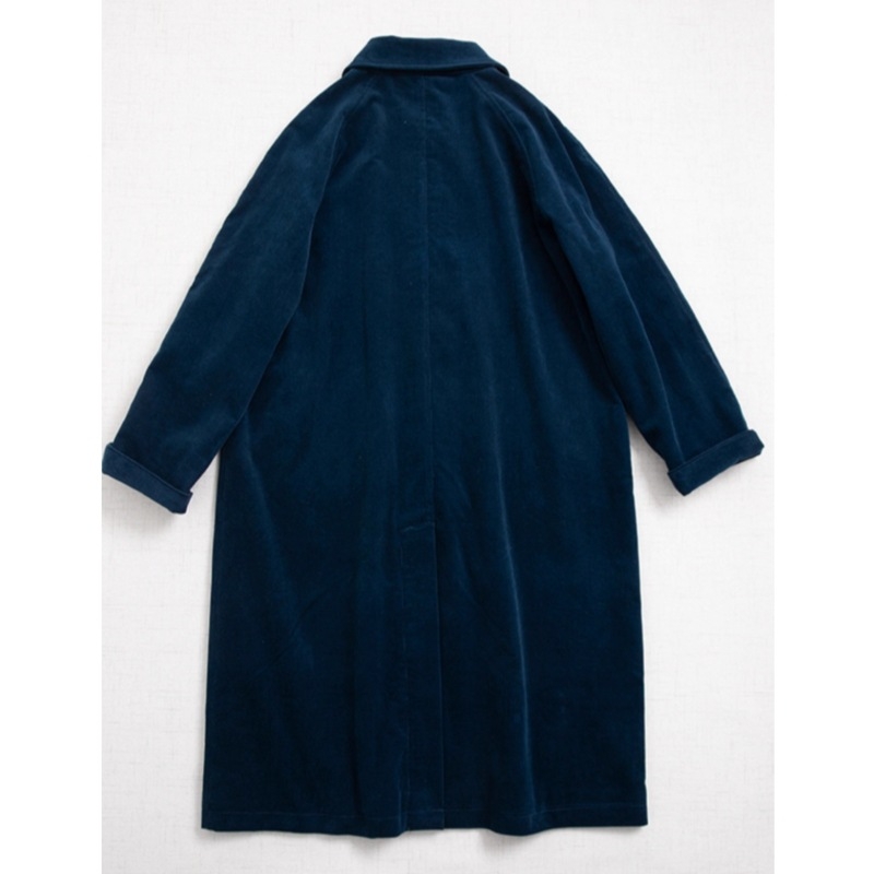 Sieviešu kordurojijas windbreaker jaka, vidēja garuma, šaurs piegriezums, polo apkakle, garas piedurknes, vienrindu aizdare