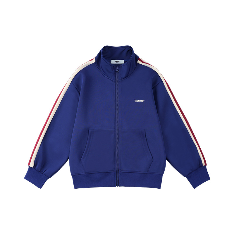 Set sport pentru copii, două piese, unisex, jachetă cu fermoar și pantaloni, mâneci lungi, material poliester cu finisaj moale, model cu dungi și litere.