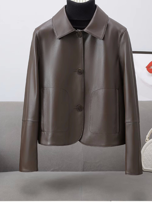 Дамско кожено яке от естествена козья кожа, с яка тип лапел, дълги ръкави, стандартна дължина 50–65 см, есен 2024