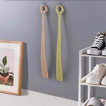 Namų naudojimui unisex batų šaukštelis su ilga rankena, skirtas odiniams batams, be lenkimo