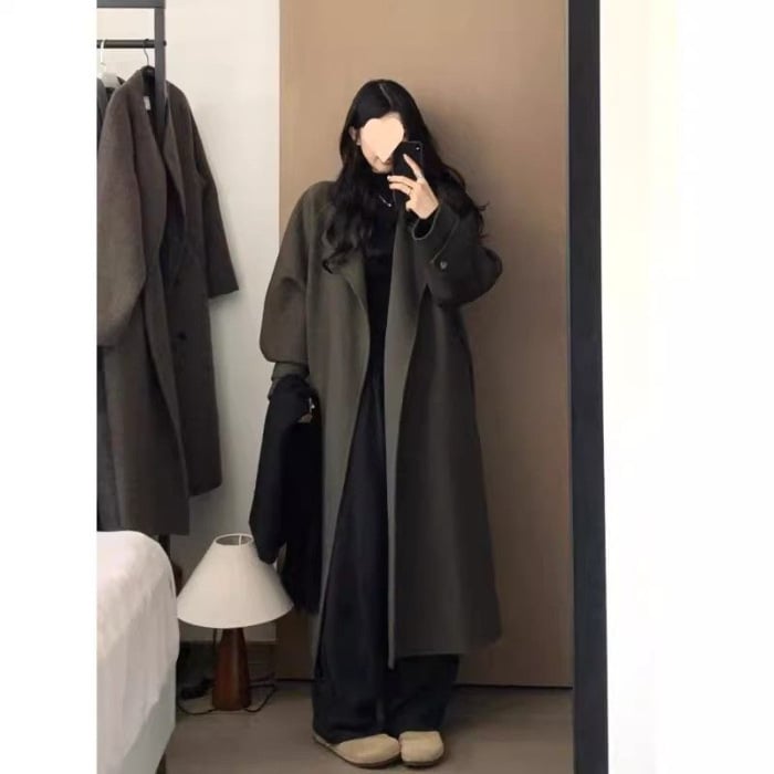 Női Chenille szövet kabát műszőrmés gallérral, hosszú ujjú, egyenes szabás, középméretű hossz (80–100 cm), téli szezon 2025