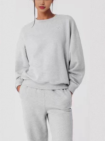 Женски комплект суитшърт с бродиран логотип, топ с кръгъл деколте и дълги панталони (есен 2025; бат-рукав; полиестер 80-90%)