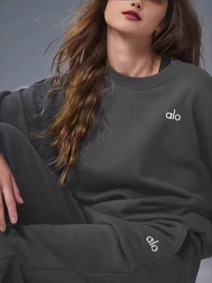 Женски комплект суитшърт с бродиран логотип, топ с кръгъл деколте и дълги панталони (есен 2025; бат-рукав; полиестер 80-90%)