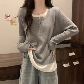 Top cu mâneci lungi, model color-block, croială lejeră, guler rotund, material poliester