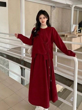 Костюм с пола, 3D ефект, средна дължина на полата, сплайсинг шевове, зимна колекция 2024, полиестер