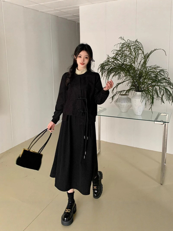 Костюм с пола, 3D ефект, средна дължина на полата, сплайсинг шевове, зимна колекция 2024, полиестер