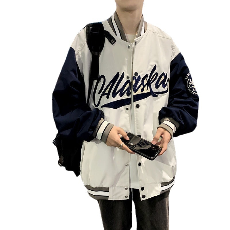 Baseball jakna s izvezenim američkim slovom, opuštenog kroja, stojeći ovratnik, kopčanje na jedan red