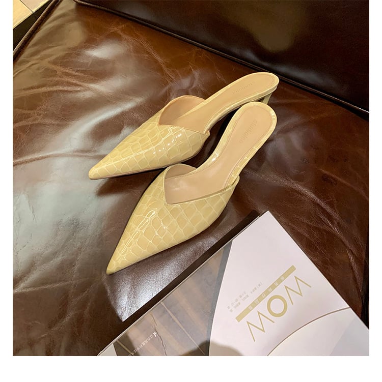 Dámske mules s hadím povrchom, špičatý nos, nízka päta, vnútro zo supervlákna, gumová podrážka