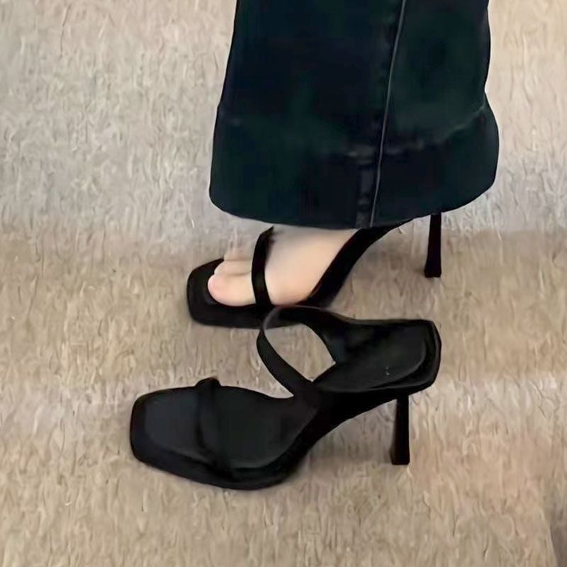 Dámske sandále na vysokom podpätku v korejskom štýle, štvorcová špička, vrchná časť z mikrovlákna, gumová podrážka, leto 2024