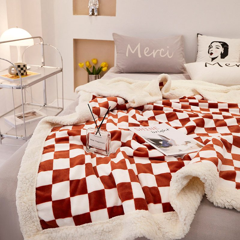 Avinėlių vilnos ir pieno velūro pledas, 800–1000 g, rudens–žiemos, šiuolaikinis minimalistinis stilius