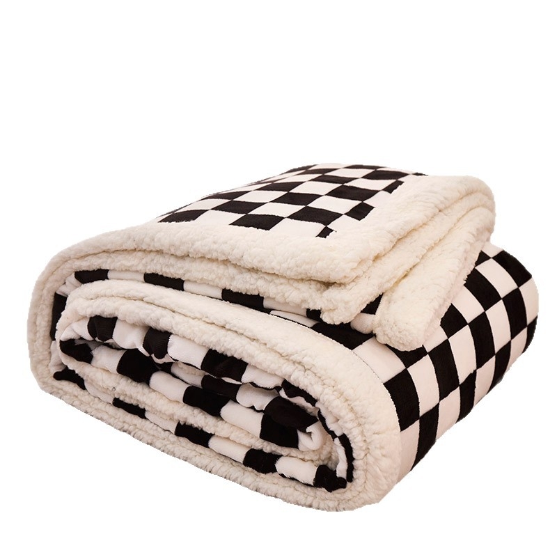 Avinėlių vilnos ir pieno velūro pledas, 800–1000 g, rudens–žiemos, šiuolaikinis minimalistinis stilius