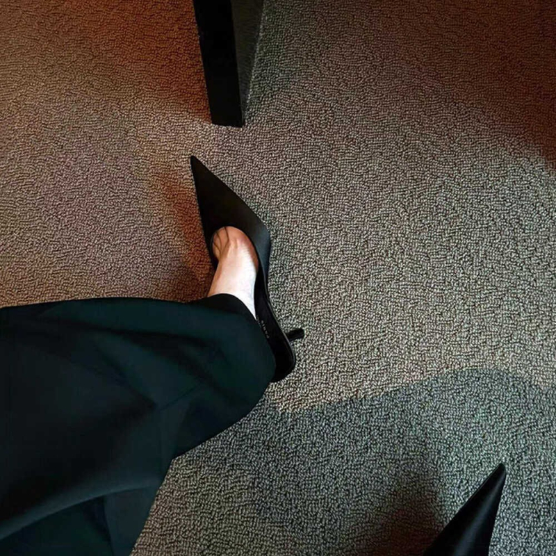 Mule od mikrovlakna, oštar vrh, gumeni potplat, bez podstave, jesen 2024