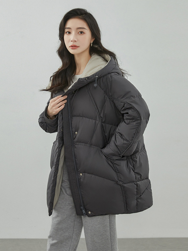 Dámska zimná bunda s výplňou z husieho downu, 86–90% obsah peria, hrubá izolácia, polyesterový materiál, voľný strih s kapucňou