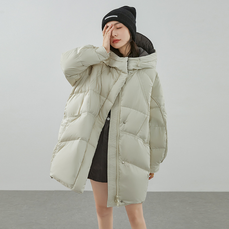 Dámska zimná bunda s výplňou z husieho downu, 86–90% obsah peria, hrubá izolácia, polyesterový materiál, voľný strih s kapucňou