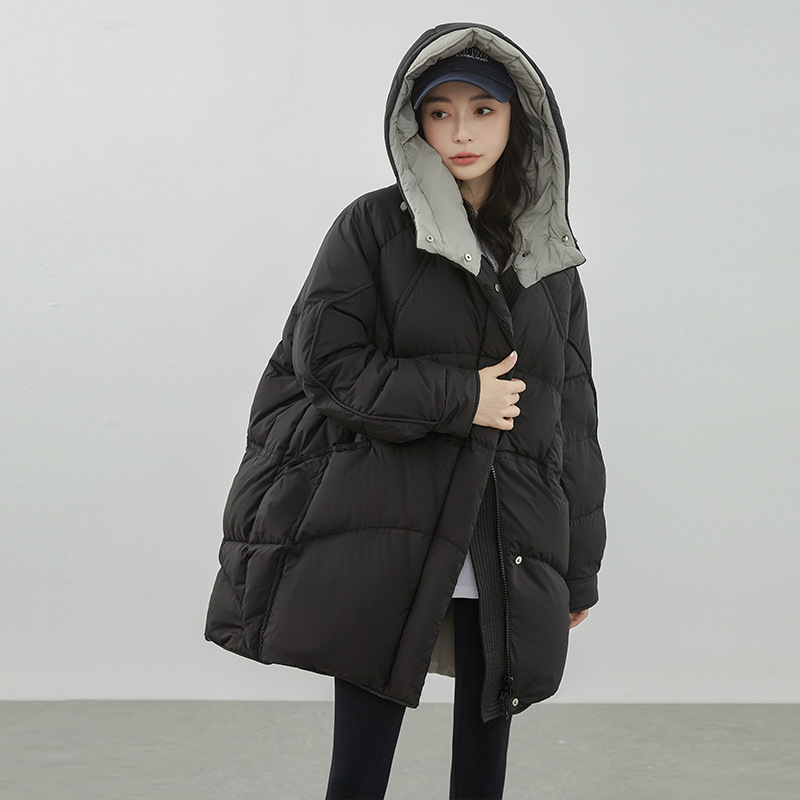 Dámska zimná bunda s výplňou z husieho downu, 86–90% obsah peria, hrubá izolácia, polyesterový materiál, voľný strih s kapucňou