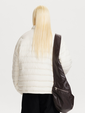 Unisex péřová bunda s výplní z bieleho kačacieho peria, obsah peria 86–90%, vonkajší nylon, podšívka polyester