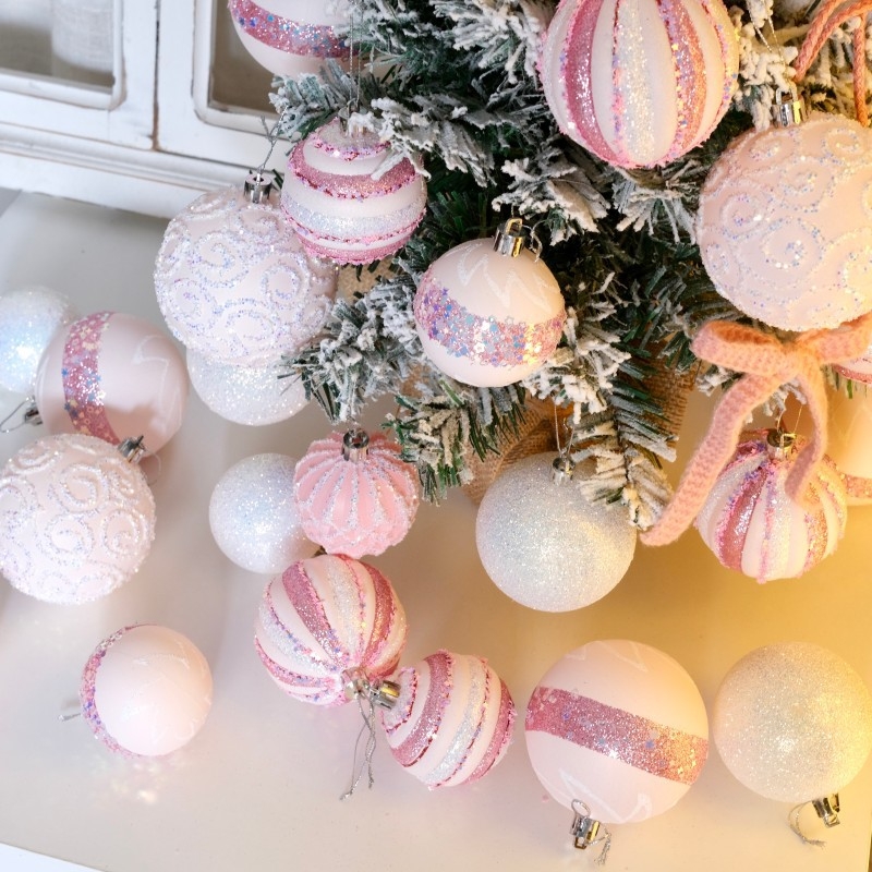 Kalėdinė papuošimo kamuolė — plastikinė, modernus minimalistinis stilius, elektroplatininio paviršiaus danga, prekinis ženklas Yoyo