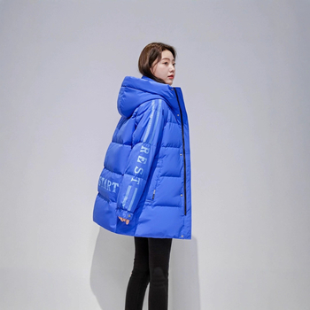 Dámska zimná bunda s kapucňou, strednej dĺžky, hrubá, výplň z kačacieho páperia 81-85%