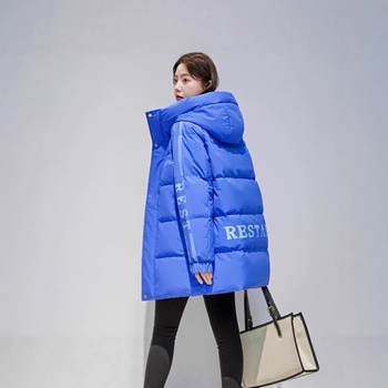 Dámska zimná bunda s kapucňou, strednej dĺžky, hrubá, výplň z kačacieho páperia 81-85%