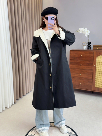 Love kapucnis szélkabát kontrasztvarrással, középméretű hossz, laza szabás, poliészter twill anyag, splice részlet