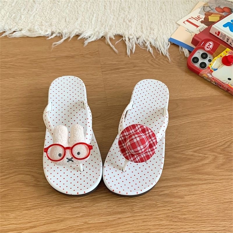 Sandale s klinom i remenom između prstiju, lagane, točkasti uzorak, PVC potplat, debljina potplata 0–3 cm, bez podstave (Proljeće 2025)