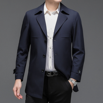 Pánsky kabát, štíhly strih, golier typu saka, jednoradové zapínanie, polyesterová zmes